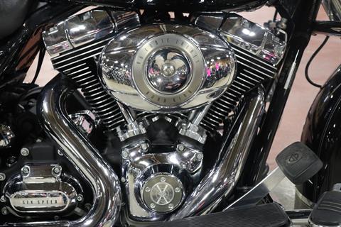 2009 Harley-Davidson Road King® Classic in New London, Connecticut - Photo 15