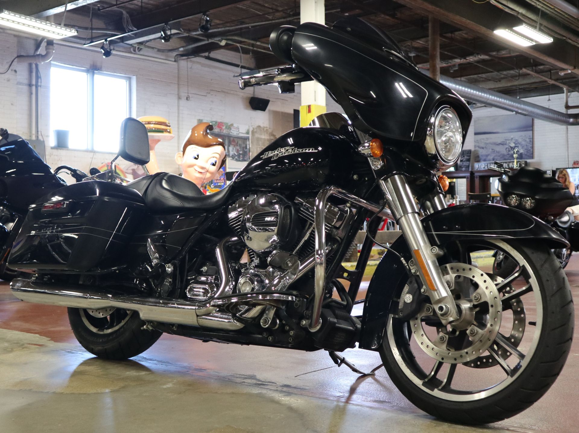 2015 Harley-Davidson Street Glide® Special in New London, Connecticut - Photo 2