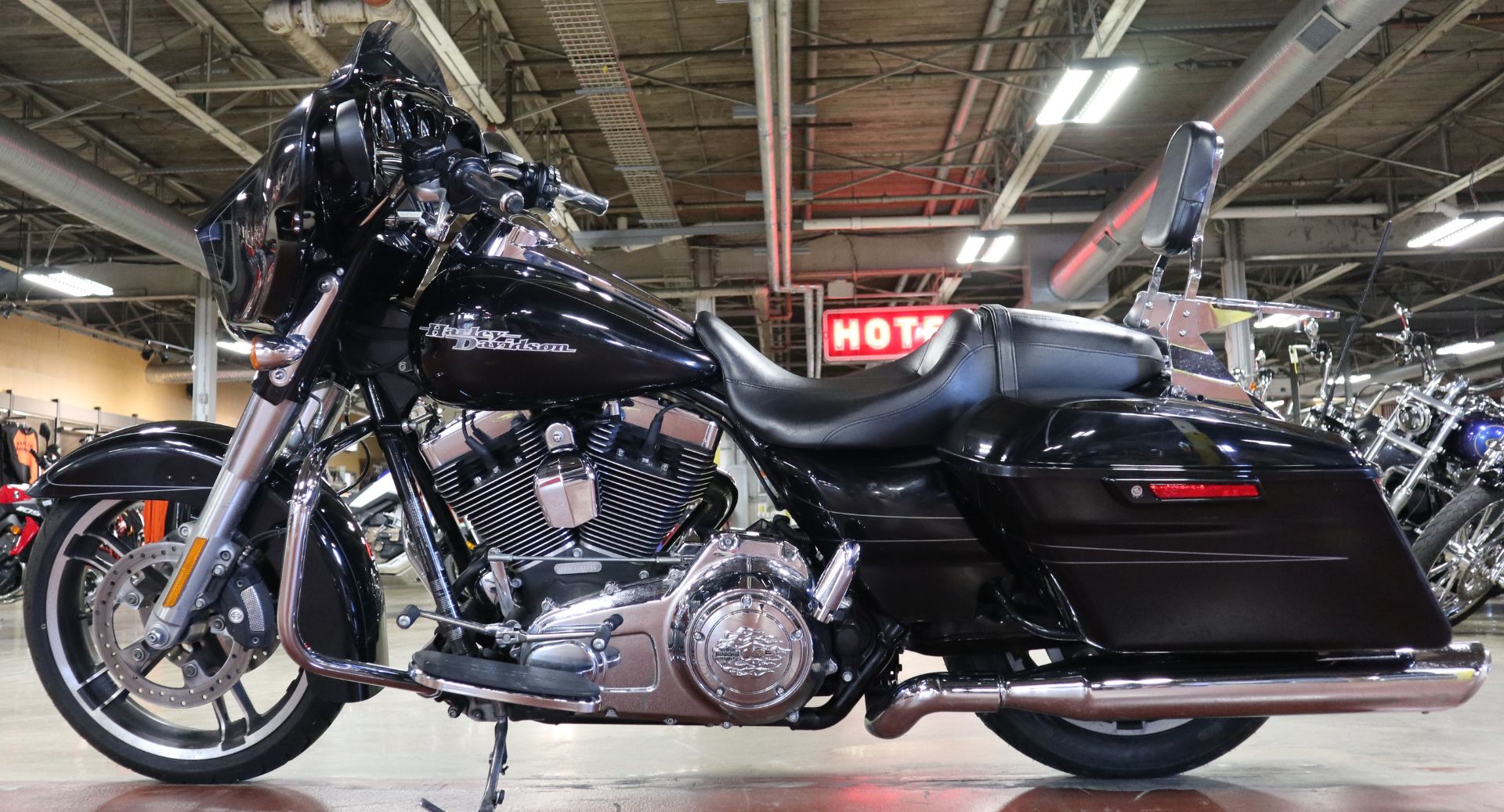 2015 Harley-Davidson Street Glide® Special in New London, Connecticut - Photo 5