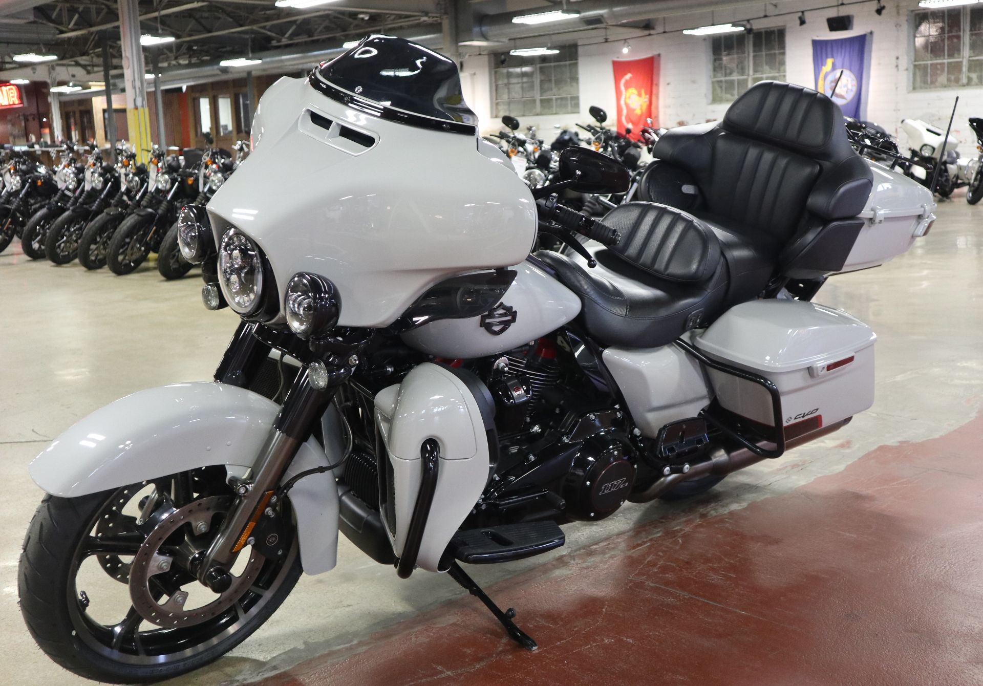 2020 Harley-Davidson CVO™ Limited in New London, Connecticut - Photo 4