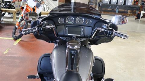 2016 Harley-Davidson Tri Glide® Ultra in New London, Connecticut - Photo 10