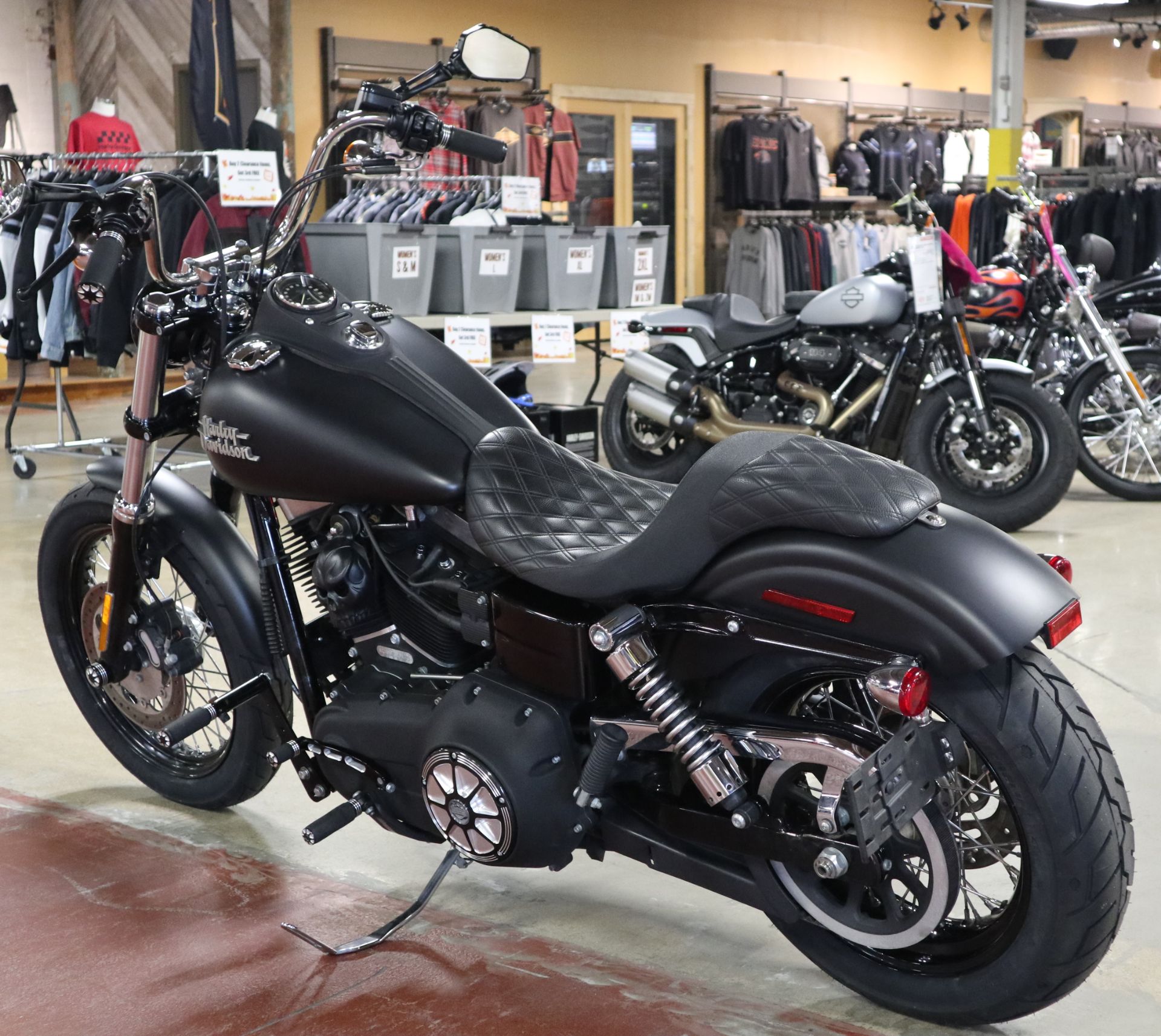 2015 Harley-Davidson Street Bob® in New London, Connecticut - Photo 6