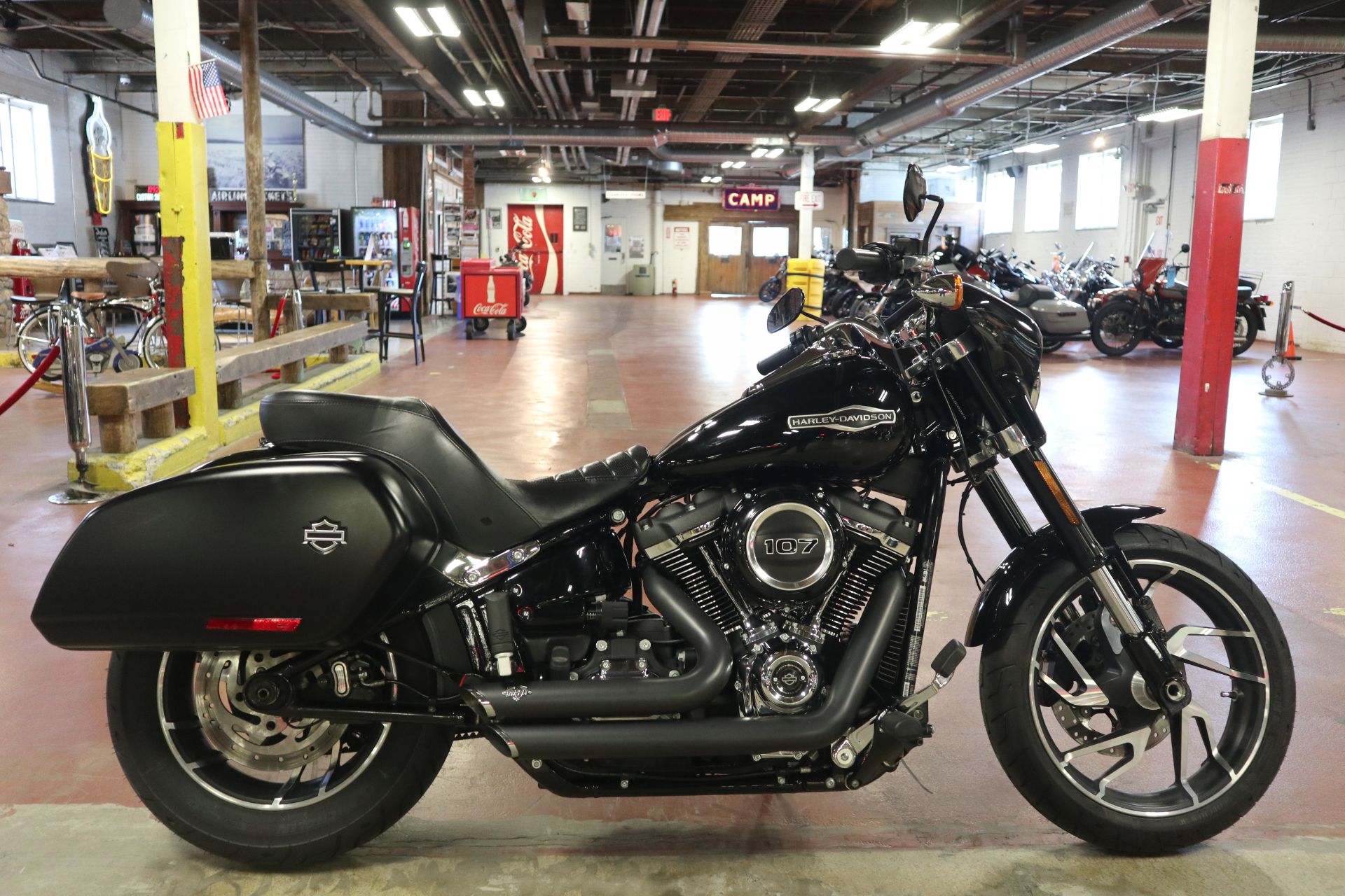 2018 Harley-Davidson Sport Glide® in New London, Connecticut - Photo 9