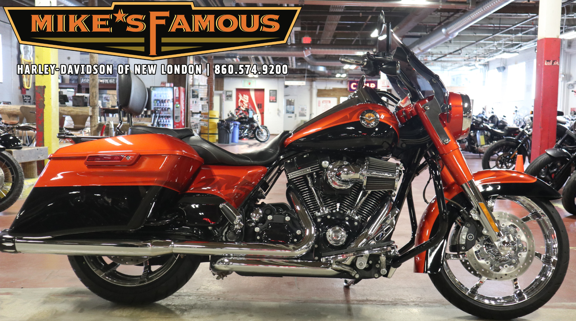 2014 Harley-Davidson CVO™ Road King® in New London, Connecticut - Photo 1