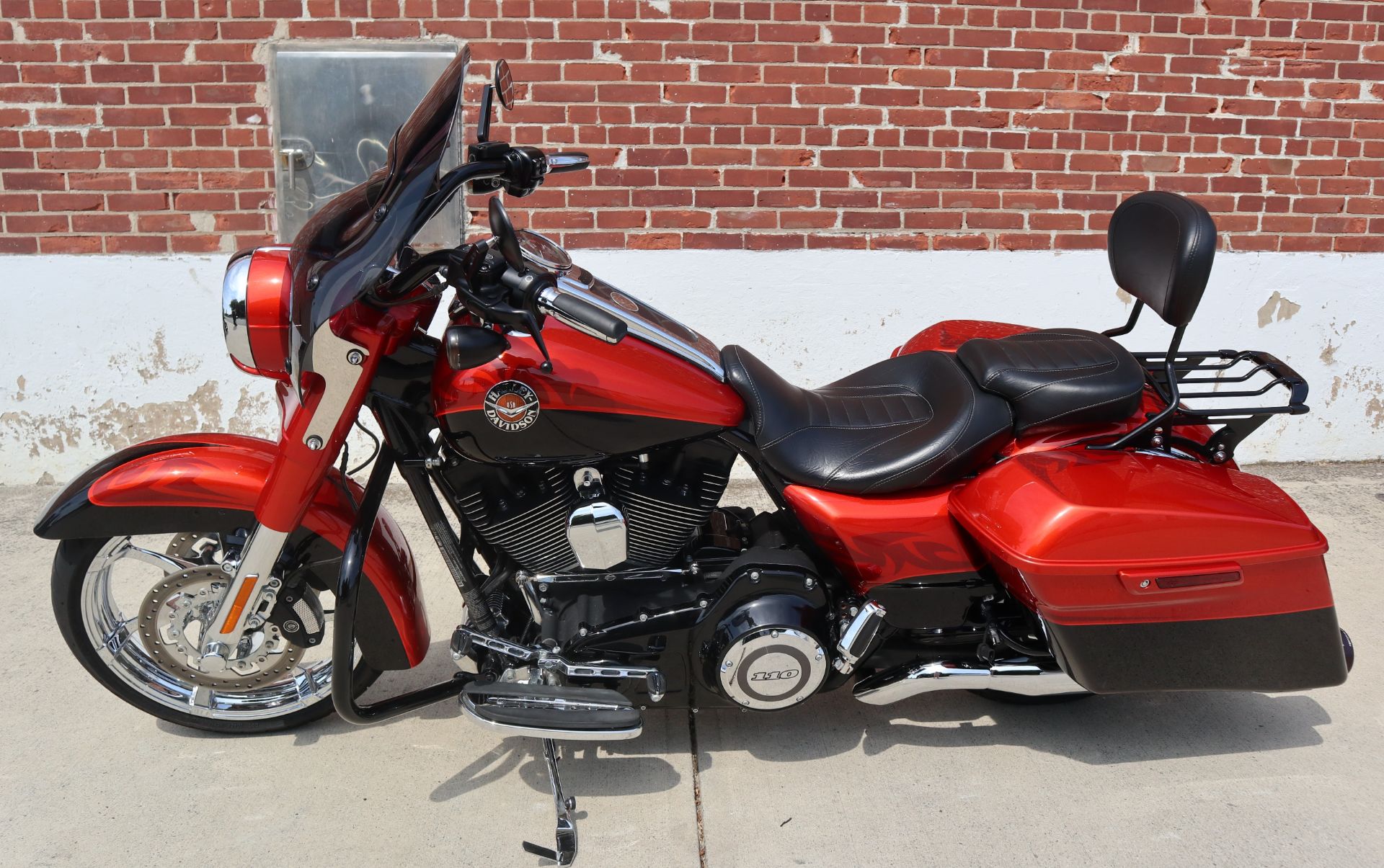 2014 Harley-Davidson CVO™ Road King® in New London, Connecticut - Photo 19