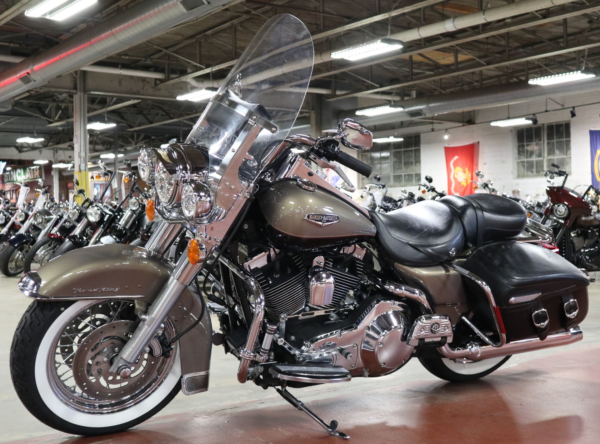2004 Harley-Davidson FLHRCI Road King® Classic in New London, Connecticut - Photo 4
