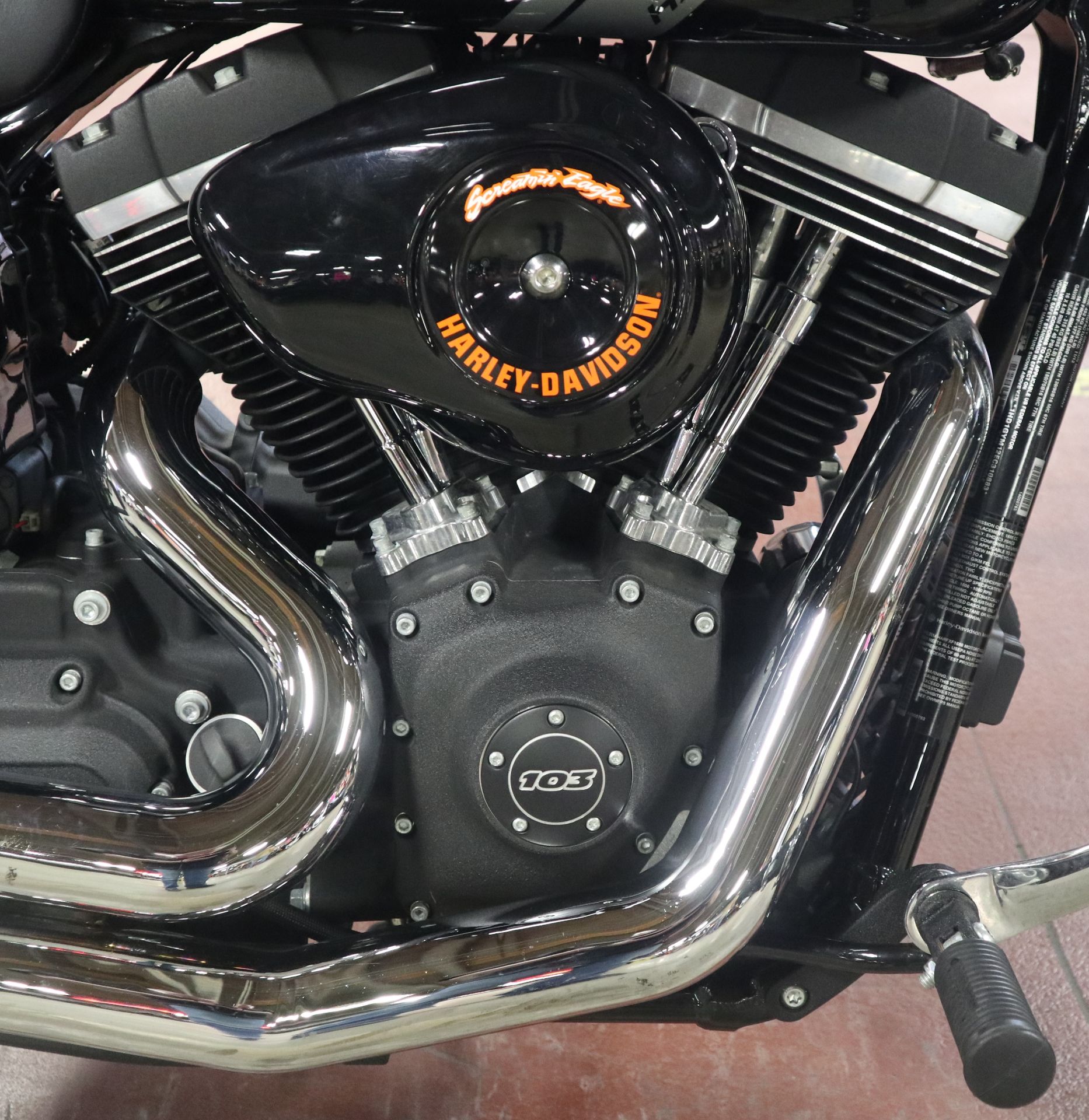 2014 Harley-Davidson Dyna® Fat Bob® in New London, Connecticut - Photo 17