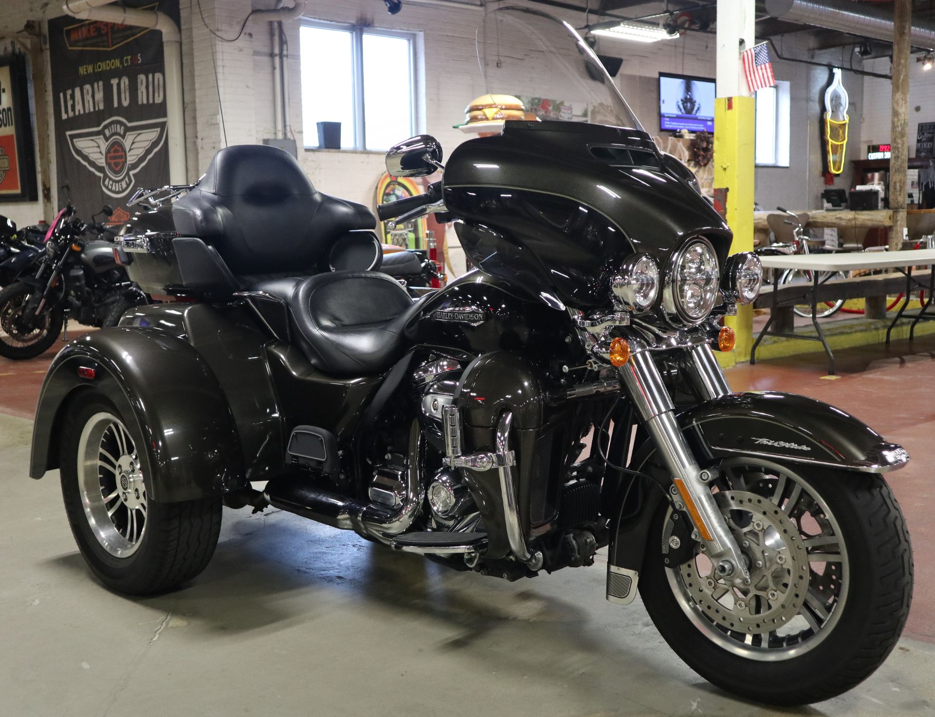 2020 Harley-Davidson Tri Glide® Ultra in New London, Connecticut - Photo 2
