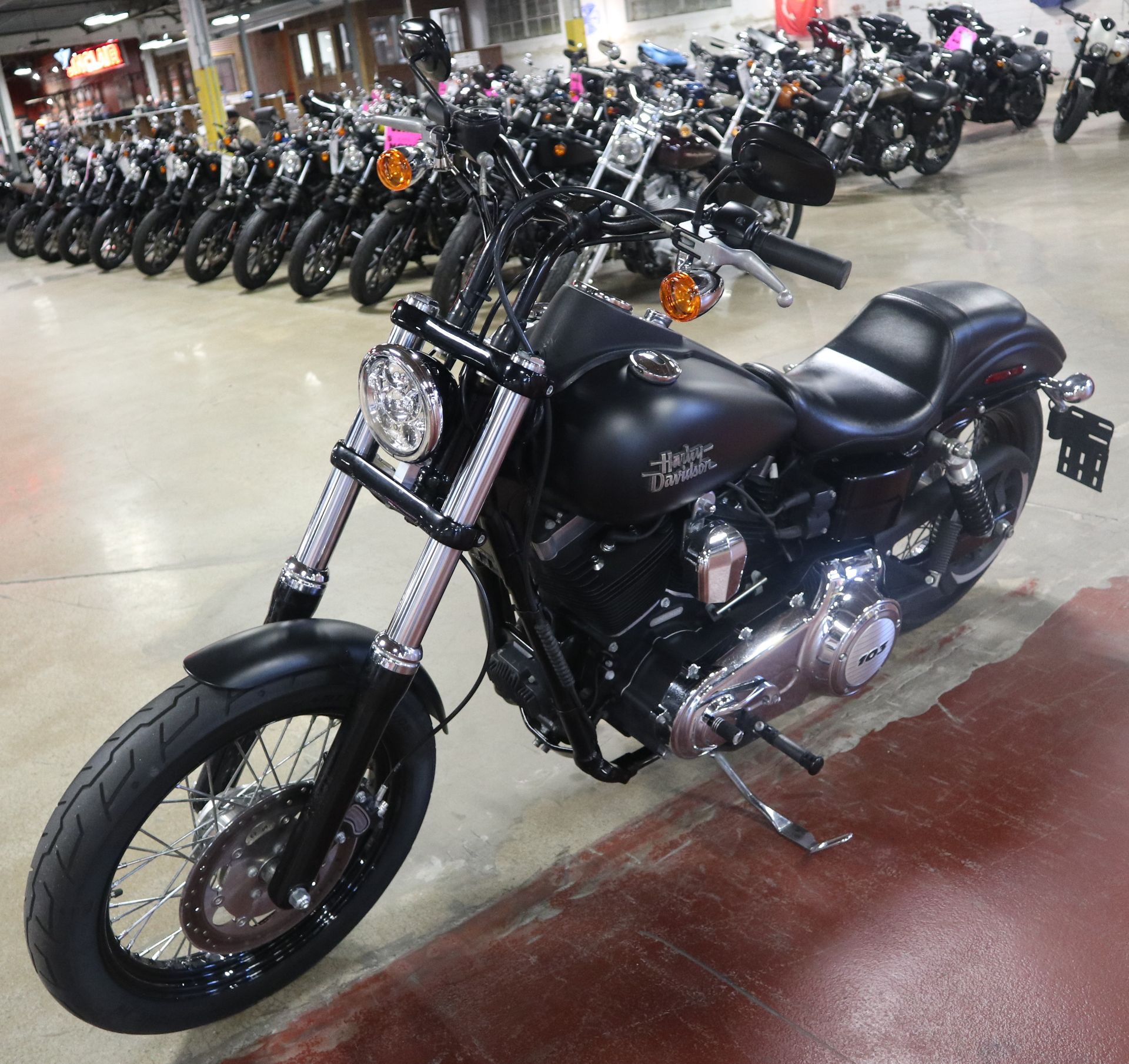 2014 Harley-Davidson Dyna® Street Bob® in New London, Connecticut - Photo 4