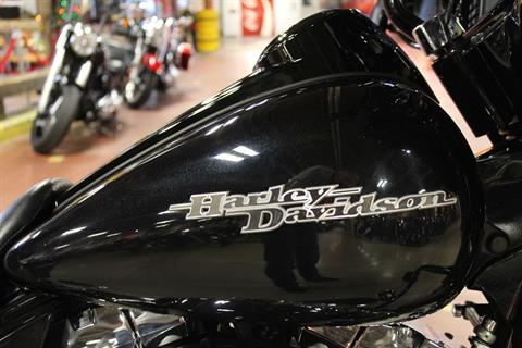 2013 Harley-Davidson Street Glide® in New London, Connecticut - Photo 9