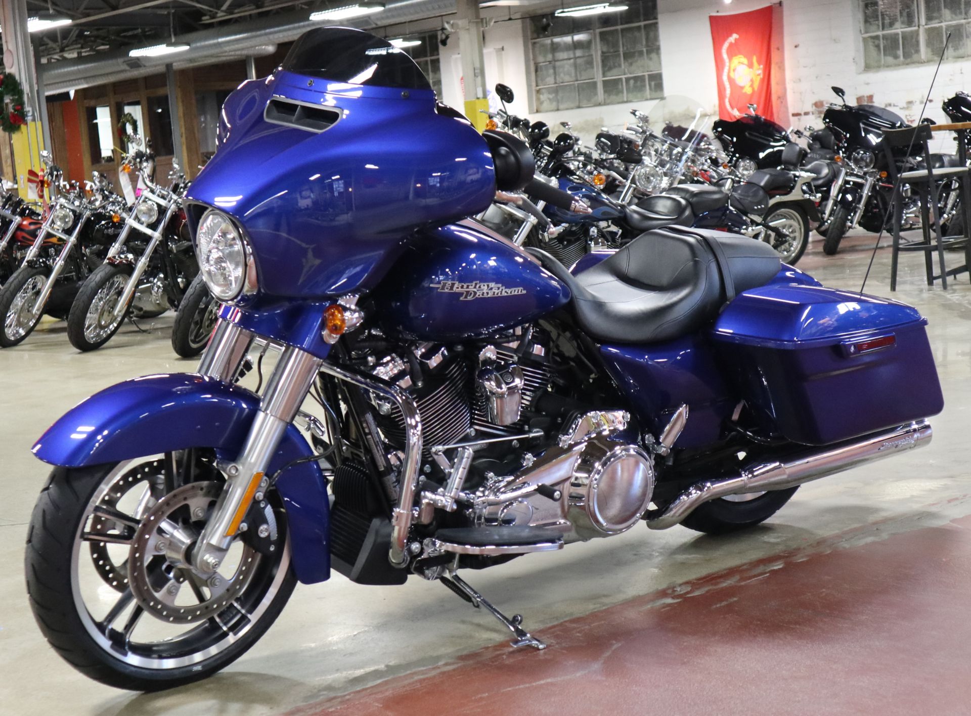 2017 Harley-Davidson Street Glide® Special in New London, Connecticut - Photo 4