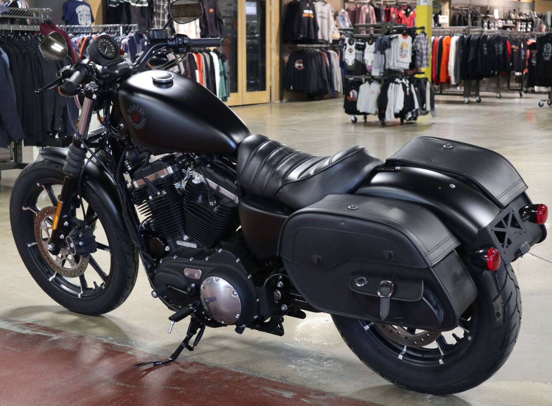 2022 Harley-Davidson Iron 883™ in New London, Connecticut - Photo 6