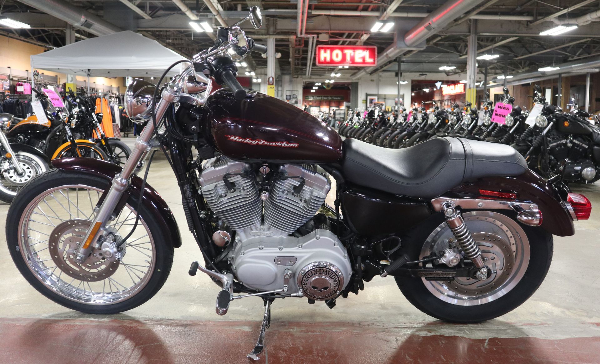 2005 Harley-Davidson Sportster® XL 883C in New London, Connecticut - Photo 4