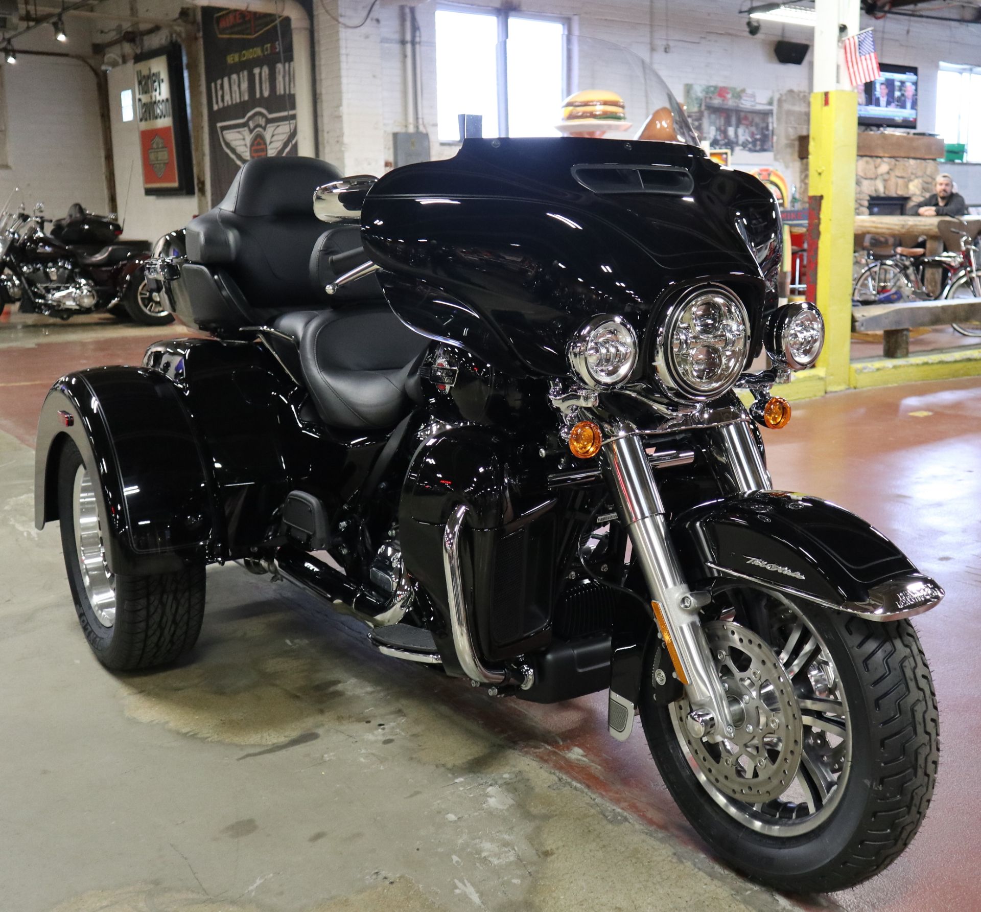 2024 Harley-Davidson Tri Glide® Ultra in New London, Connecticut - Photo 2