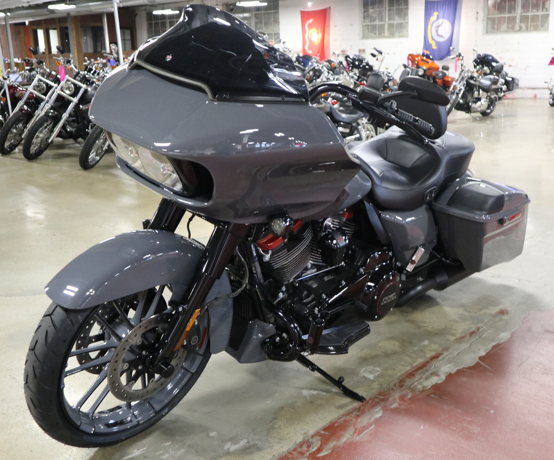 2018 Harley-Davidson CVO™ Road Glide® in New London, Connecticut - Photo 4