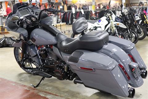 2018 Harley-Davidson CVO™ Road Glide® in New London, Connecticut - Photo 5