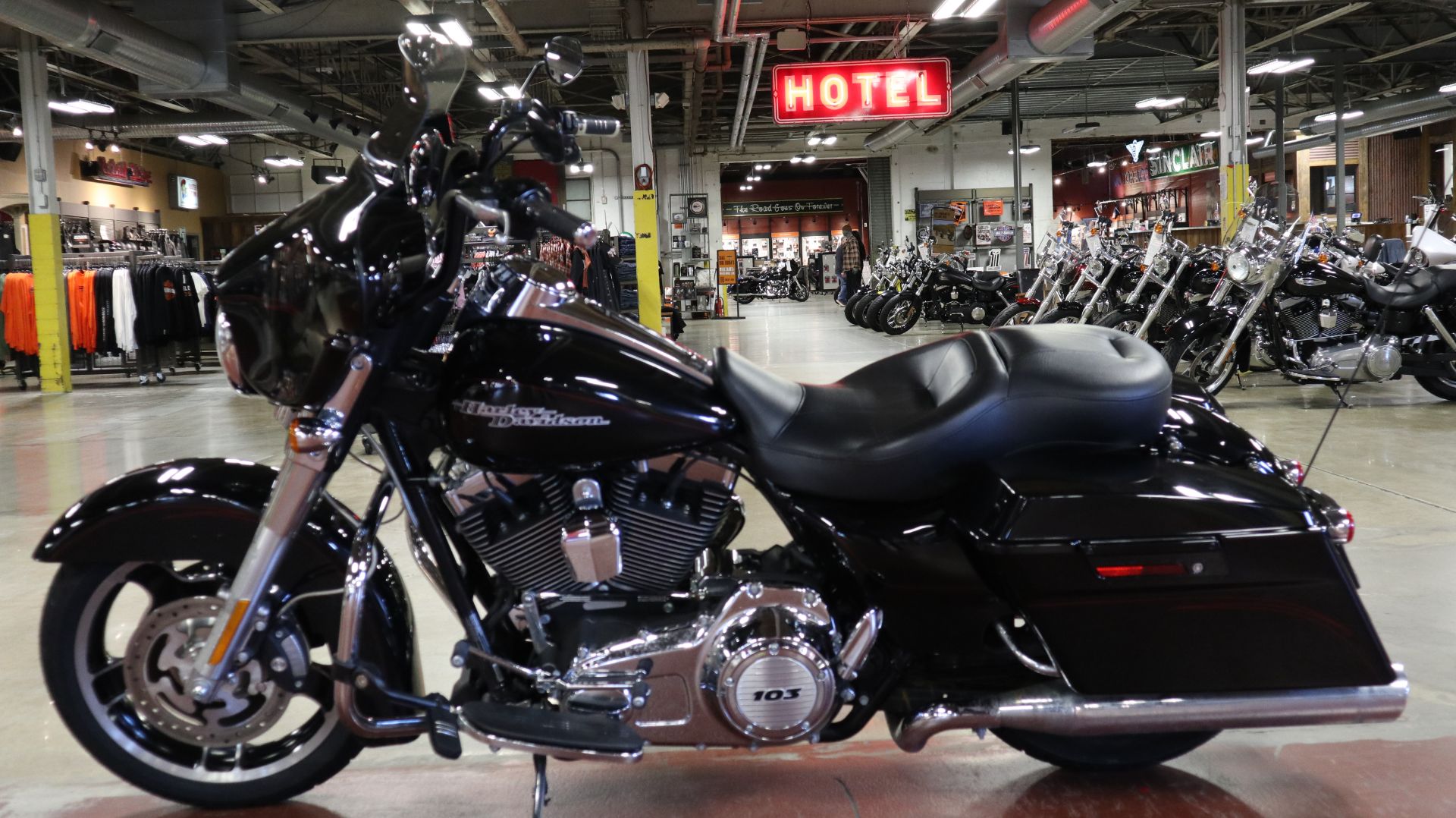 2013 Harley-Davidson Street Glide® in New London, Connecticut - Photo 5