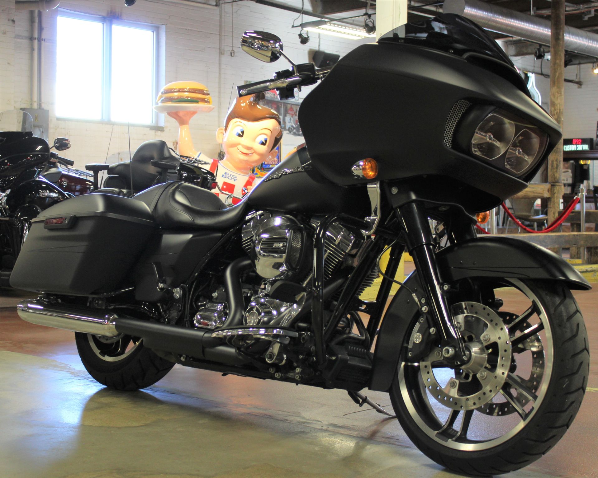 2015 Harley-Davidson Road Glide® Special in New London, Connecticut - Photo 2