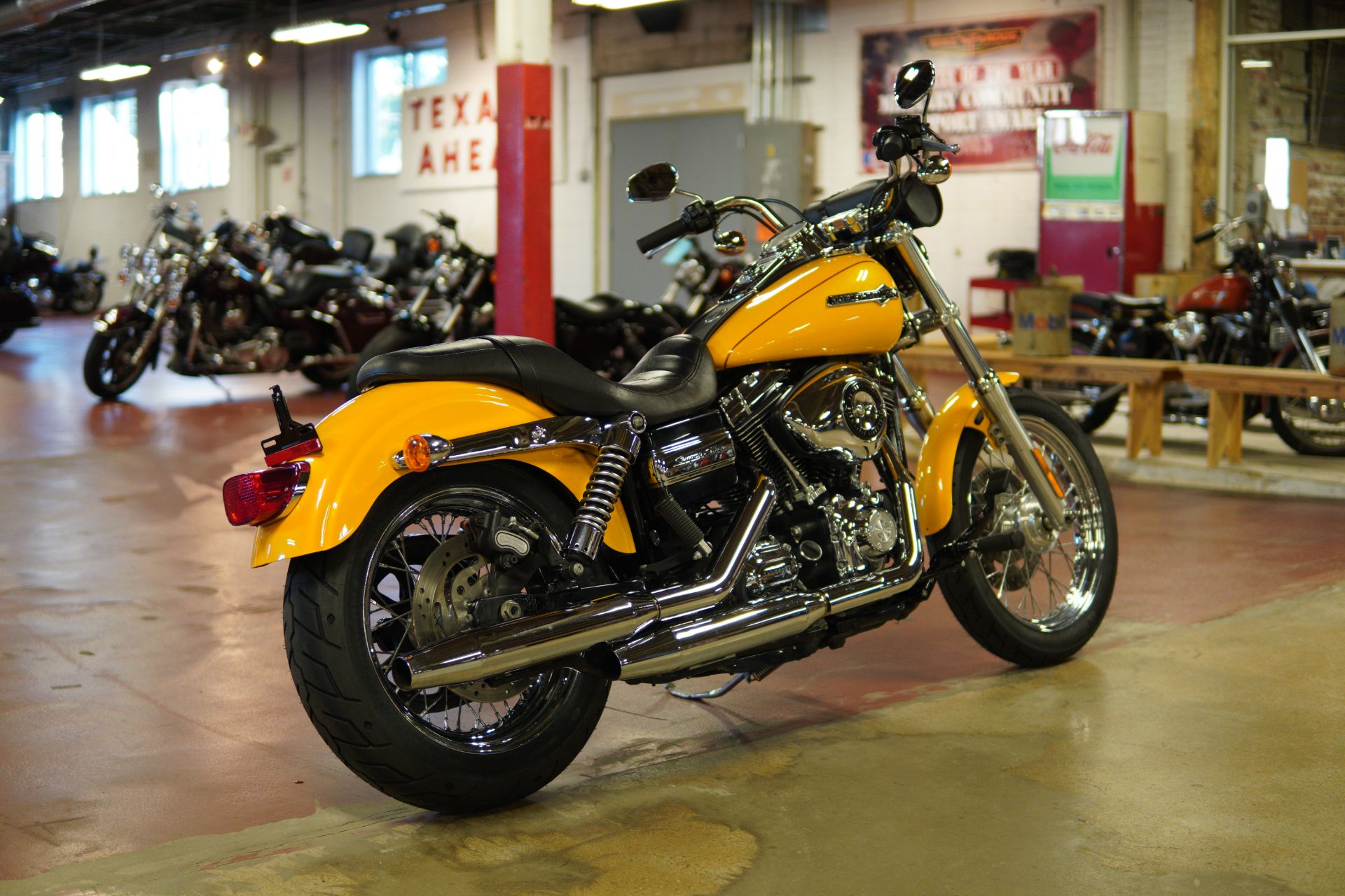 2013 Harley-Davidson Dyna® Super Glide® Custom in New London, Connecticut - Photo 8