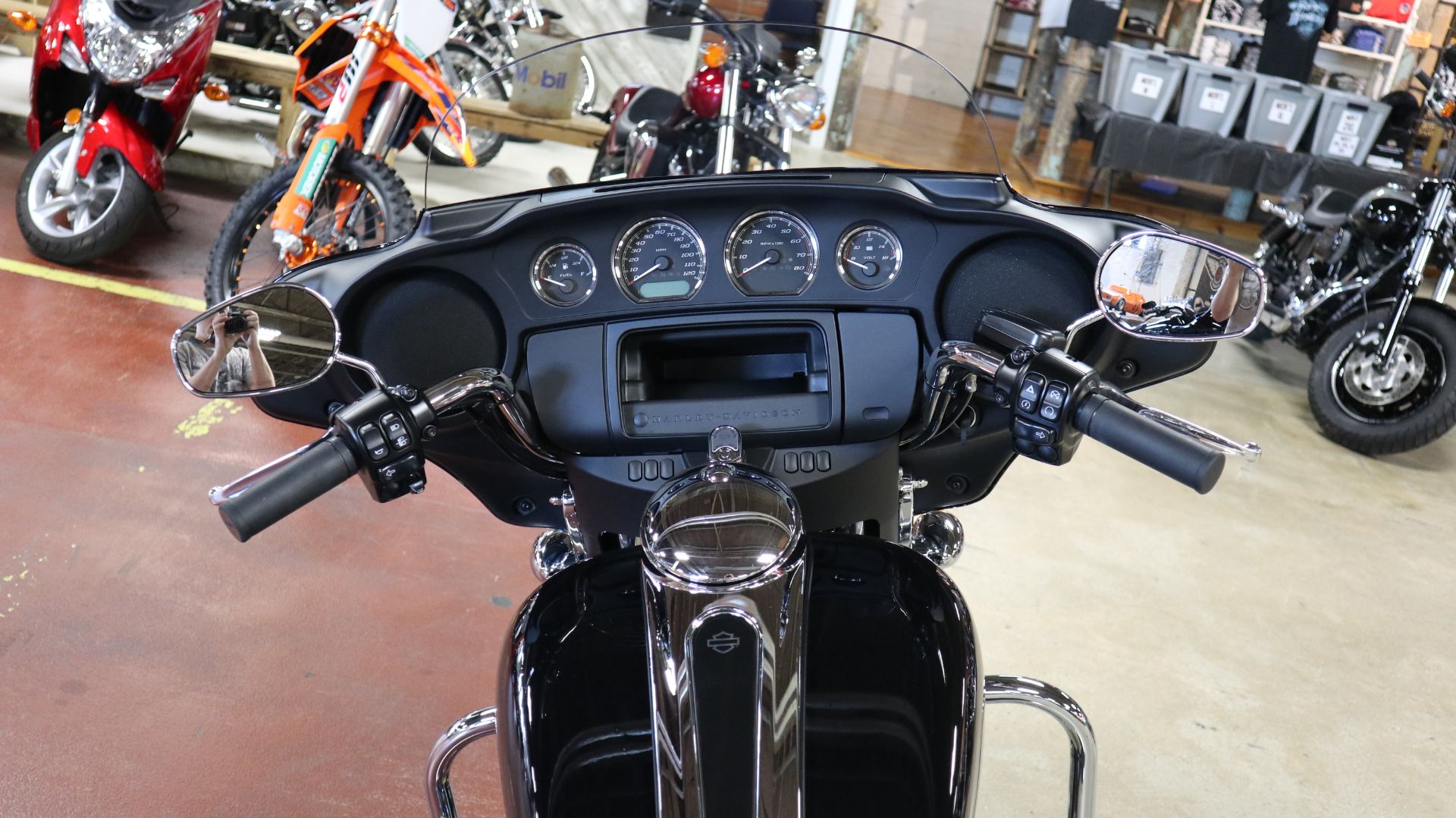 2021 Harley-Davidson Electra Glide® Standard in New London, Connecticut - Photo 10