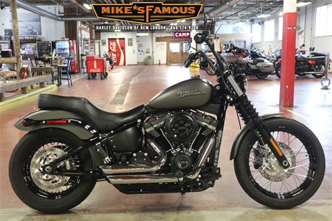 2018 Harley-Davidson Street Bob® 107 in New London, Connecticut - Photo 1