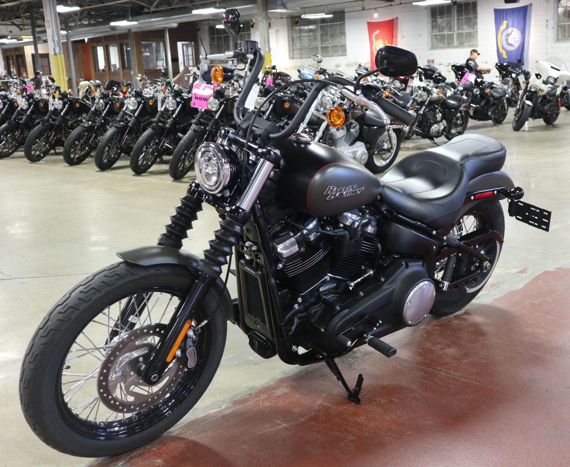 2018 Harley-Davidson Street Bob® 107 in New London, Connecticut - Photo 4