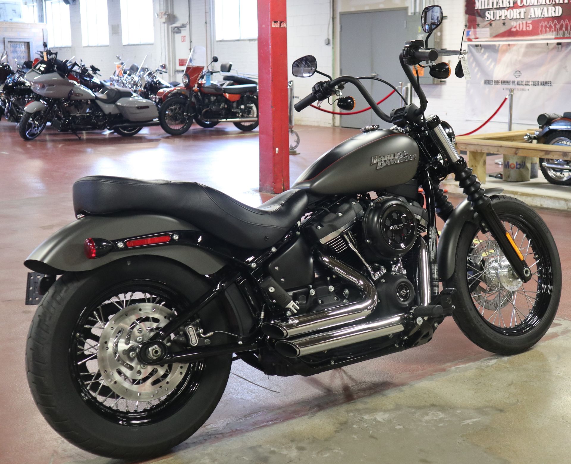 2018 Harley-Davidson Street Bob® 107 in New London, Connecticut - Photo 8