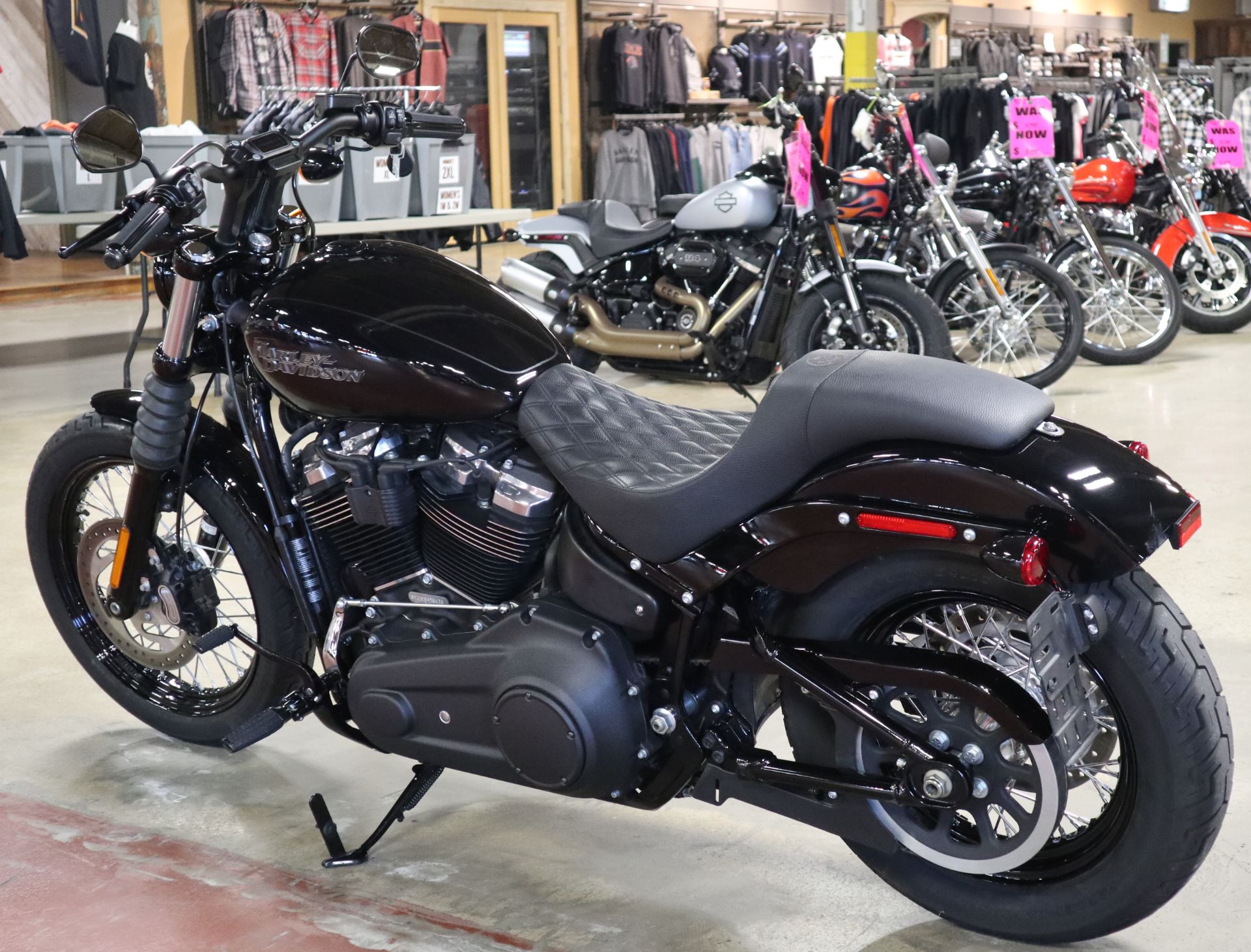 2019 Harley-Davidson Street Bob® in New London, Connecticut - Photo 6