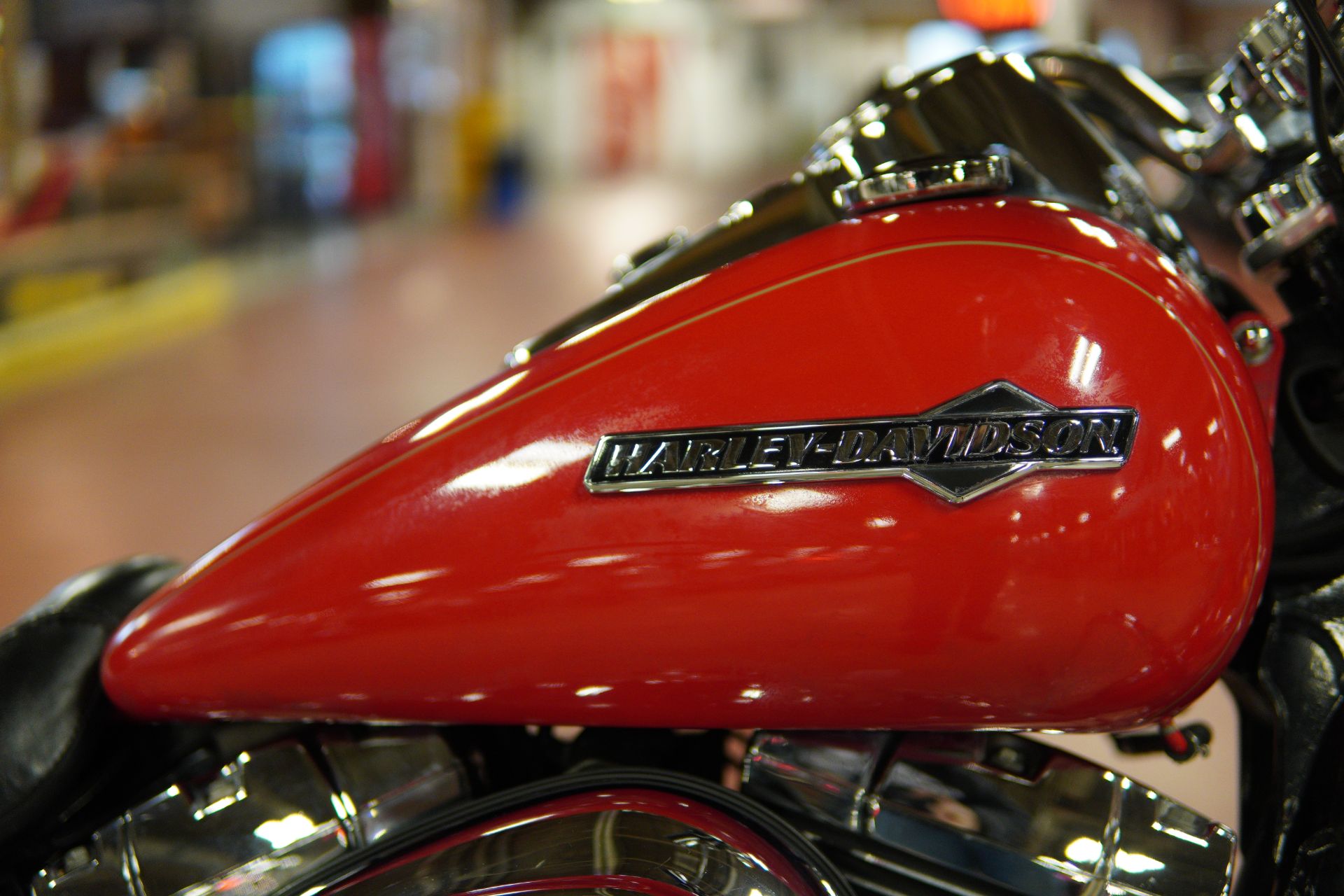 2011 Harley-Davidson Dyna® Super Glide® Custom in New London, Connecticut - Photo 9