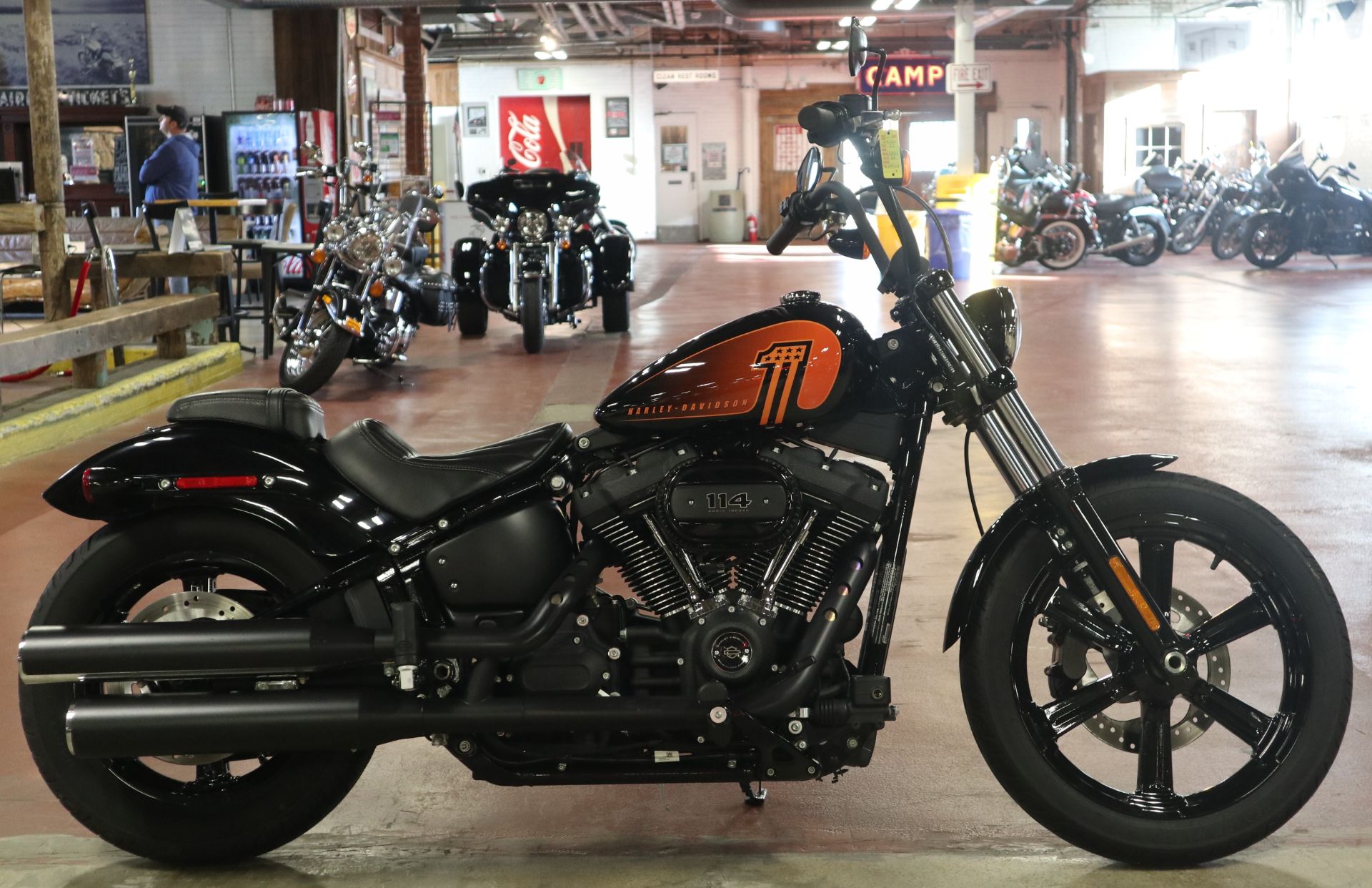 2022 Harley-Davidson Street Bob® 114 in New London, Connecticut - Photo 9