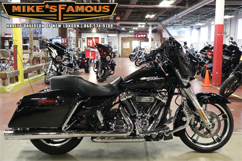 2017 Harley-Davidson Street Glide® Special in New London, Connecticut - Photo 1