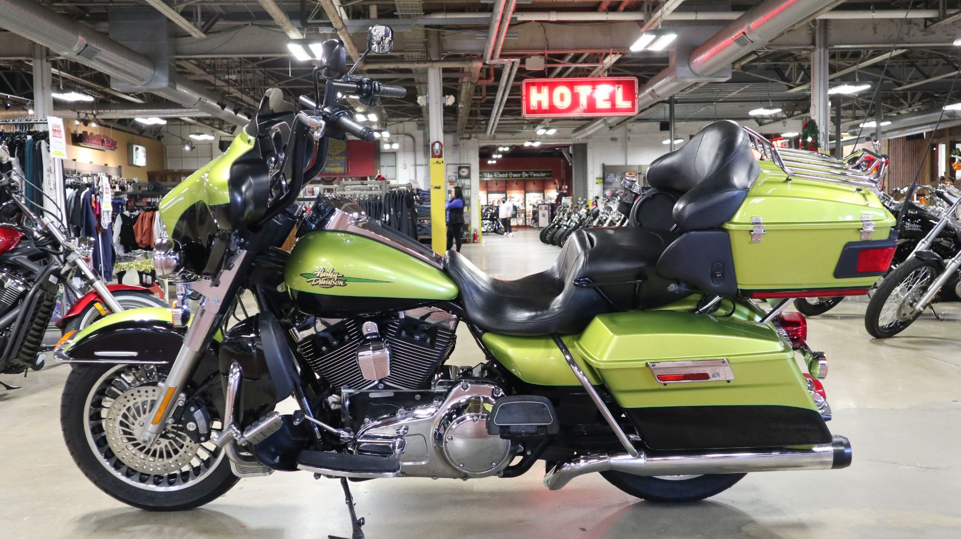 2011 Harley-Davidson Electra Glide® Ultra Limited in New London, Connecticut - Photo 5