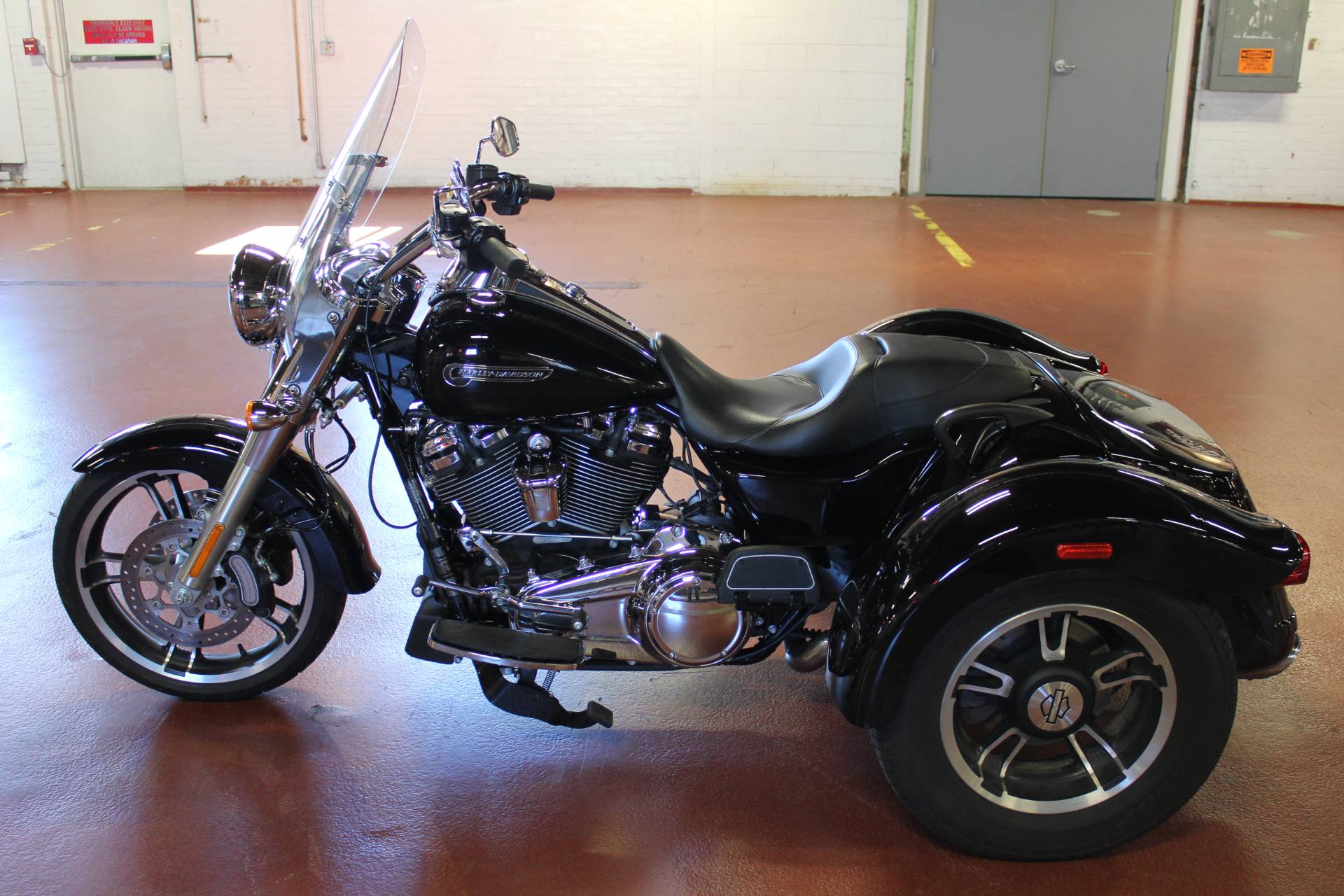 used harley davidson freewheeler