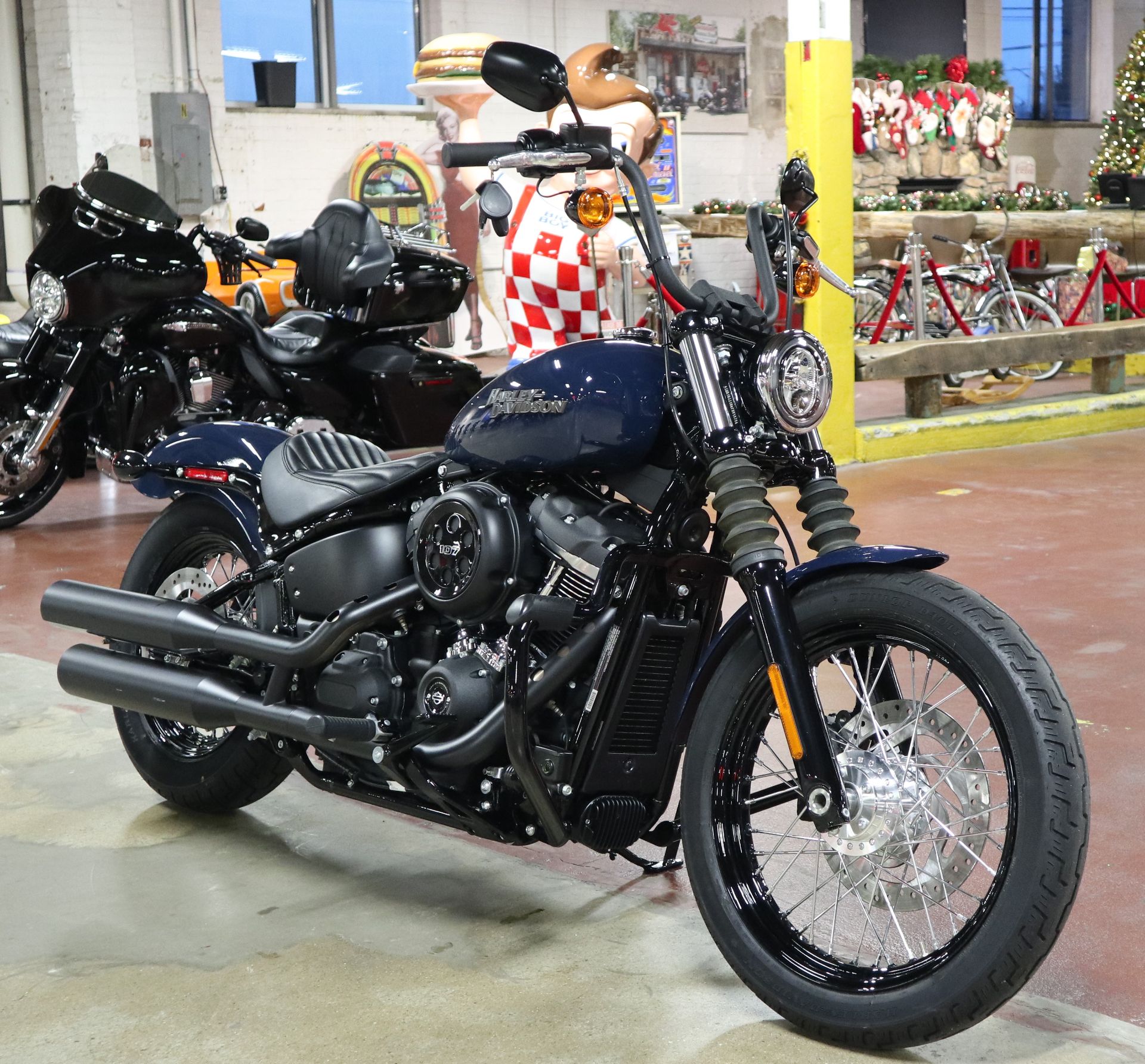 2019 Harley-Davidson Street Bob® in New London, Connecticut - Photo 2