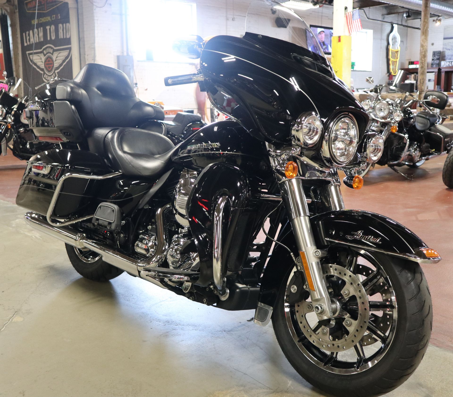 2016 Harley-Davidson Ultra Limited in New London, Connecticut - Photo 2