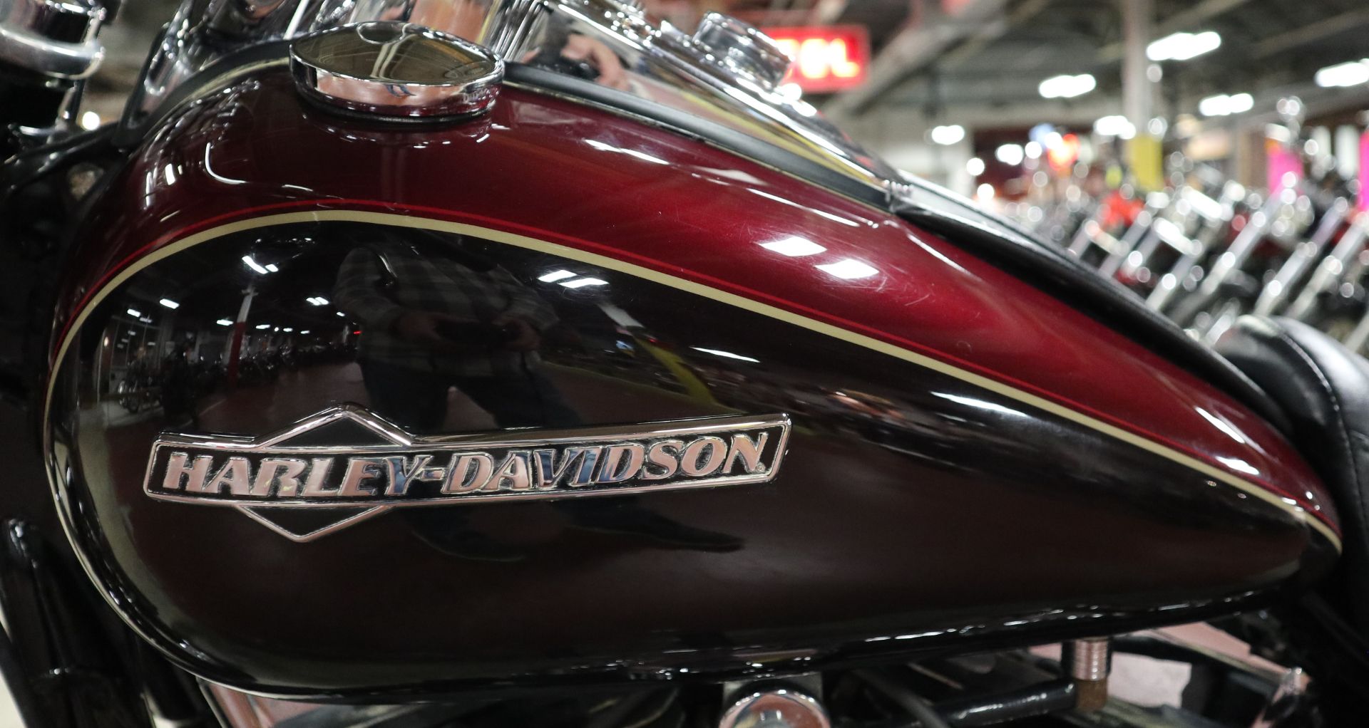 2014 Harley-Davidson Super Glide® Custom in New London, Connecticut - Photo 9