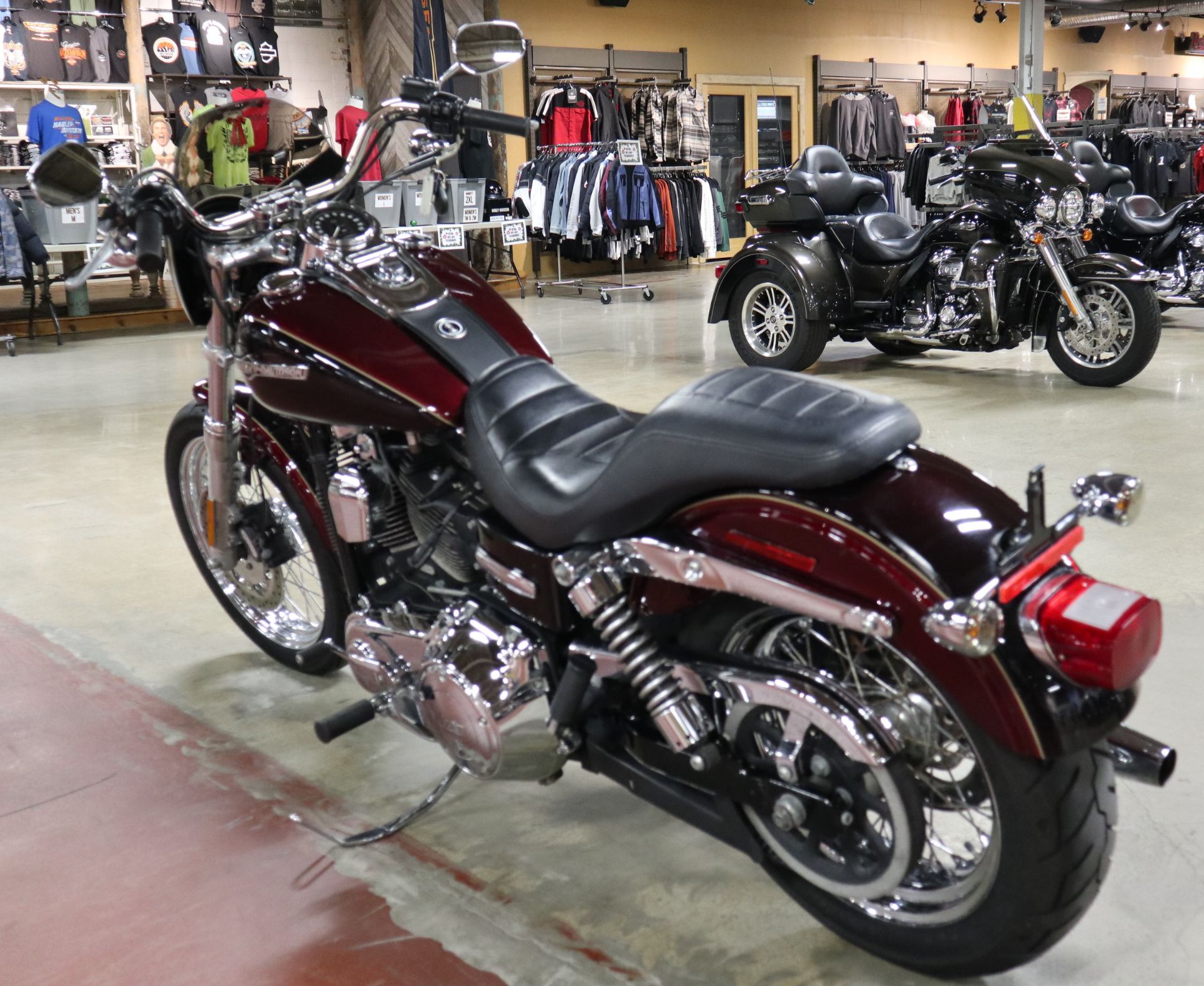 2014 Harley-Davidson Super Glide® Custom in New London, Connecticut - Photo 5
