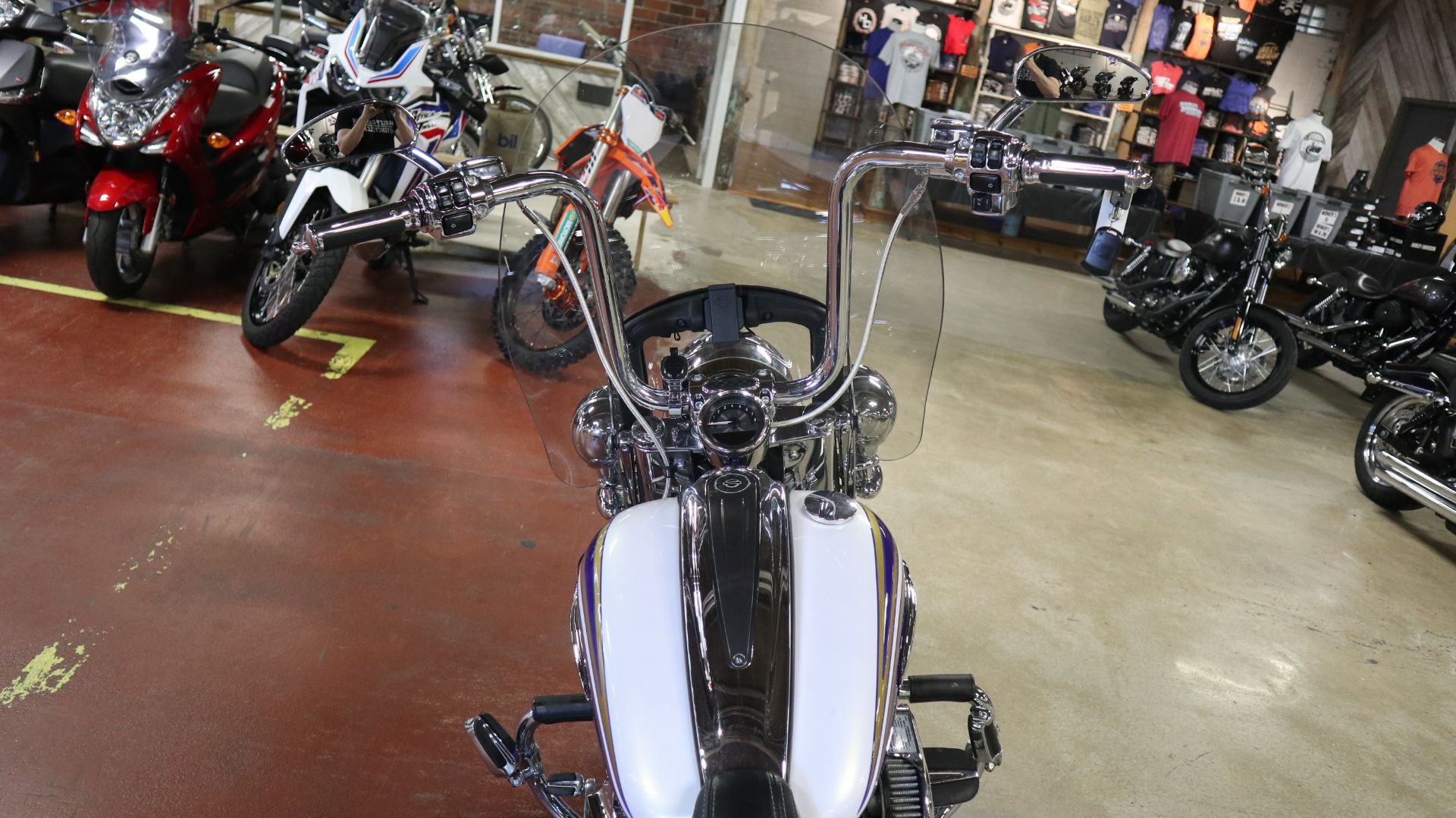 2014 Harley-Davidson CVO™ Softail® Deluxe in New London, Connecticut - Photo 10