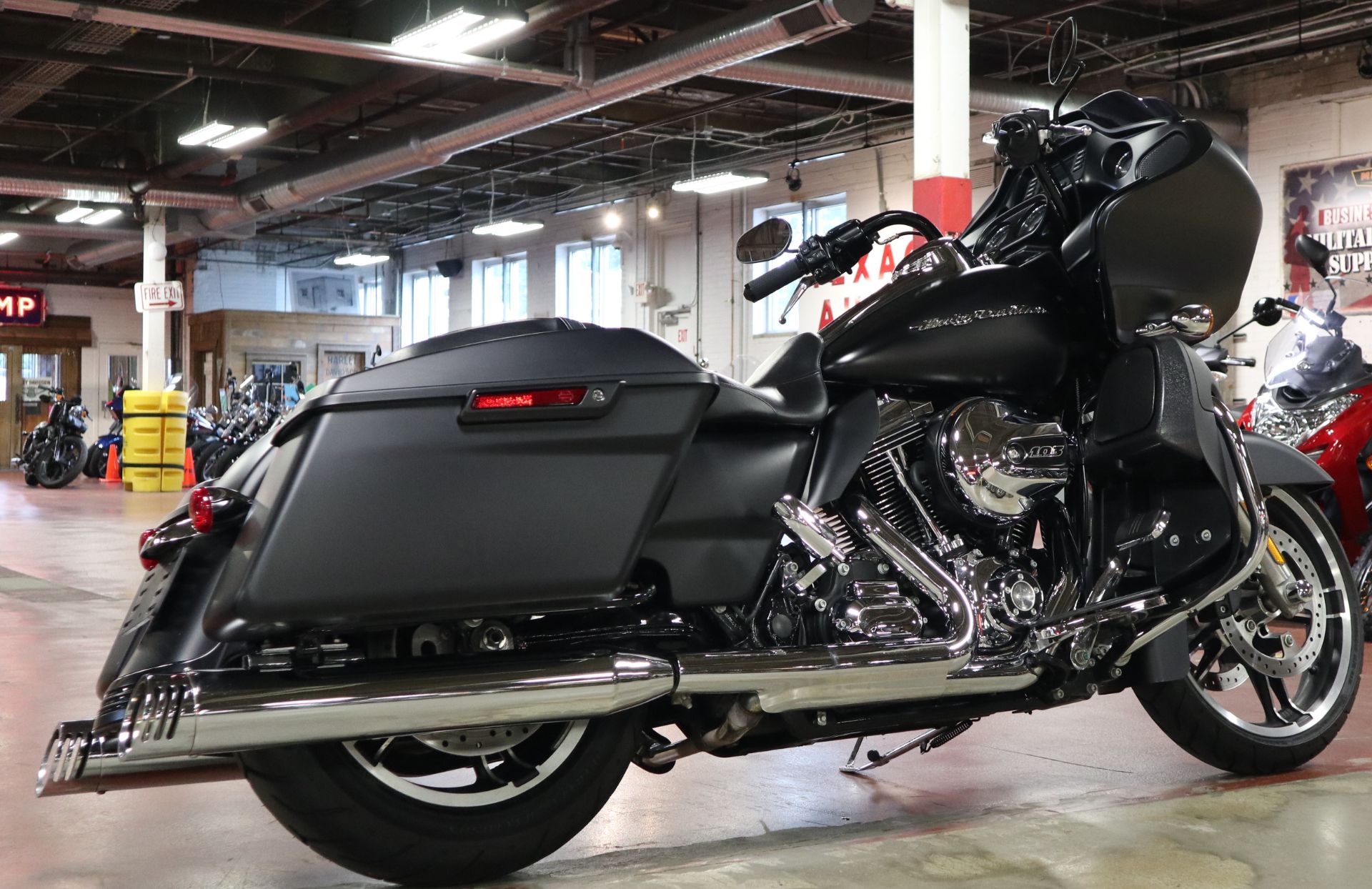 2015 Harley-Davidson Road Glide® in New London, Connecticut - Photo 8