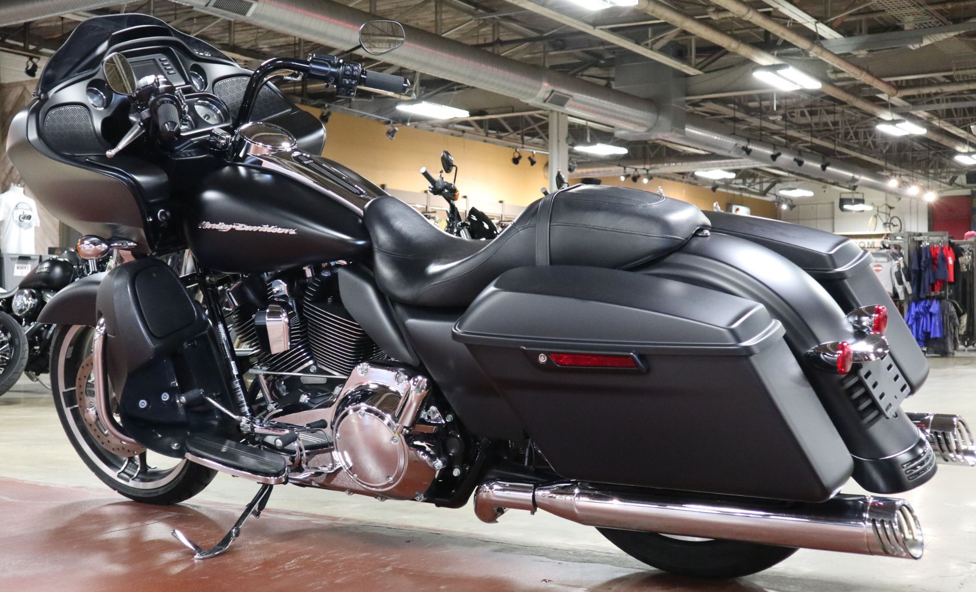 2015 Harley-Davidson Road Glide® in New London, Connecticut - Photo 6