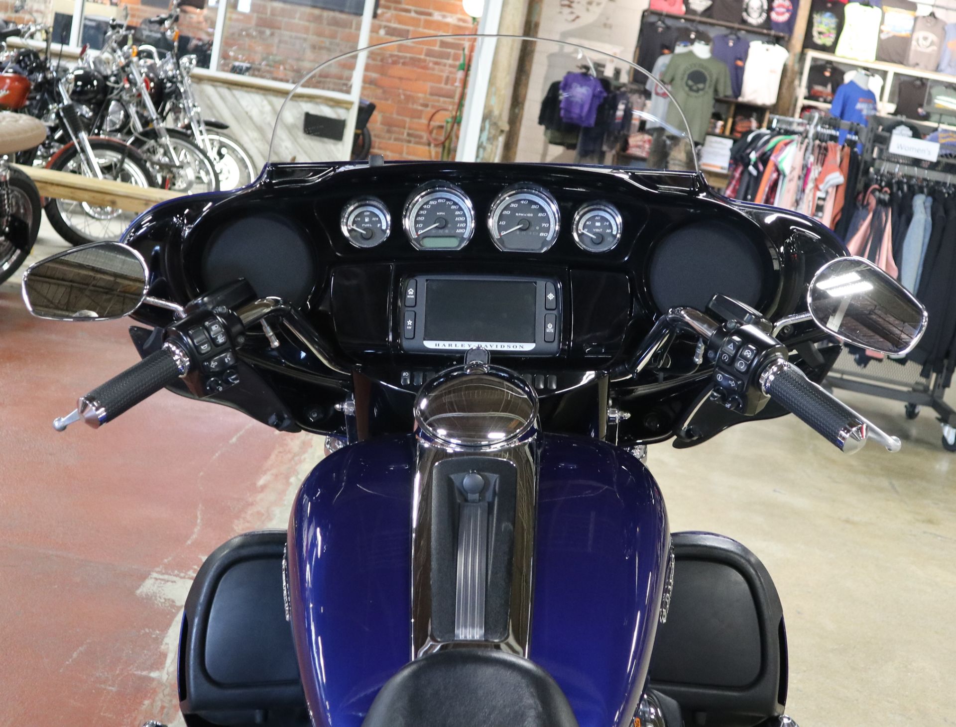 2015 Harley-Davidson Ultra Limited Low in New London, Connecticut - Photo 11