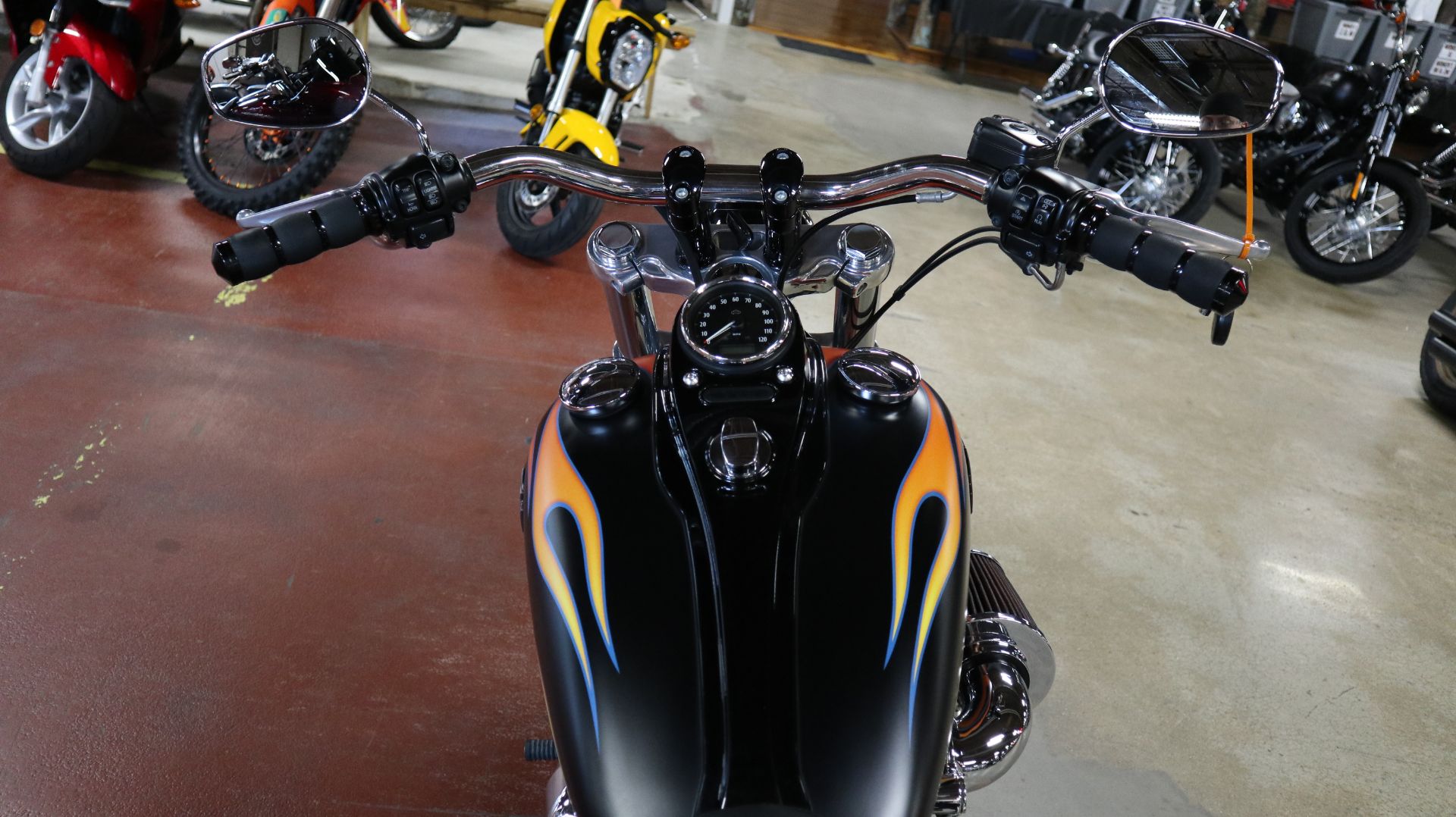 2015 Harley-Davidson Wide Glide® in New London, Connecticut - Photo 10