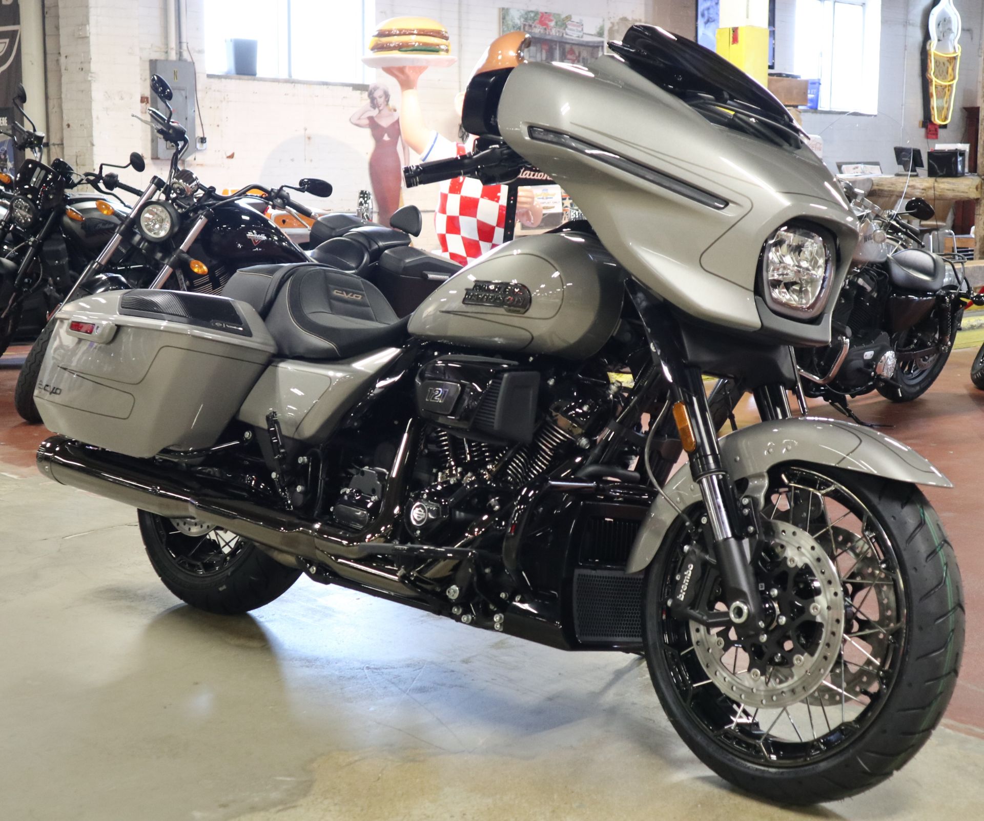 2023 Harley-Davidson CVO™ Street Glide® in New London, Connecticut - Photo 2