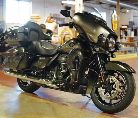 2018 Harley-Davidson CVO™ Limited in New London, Connecticut - Photo 2