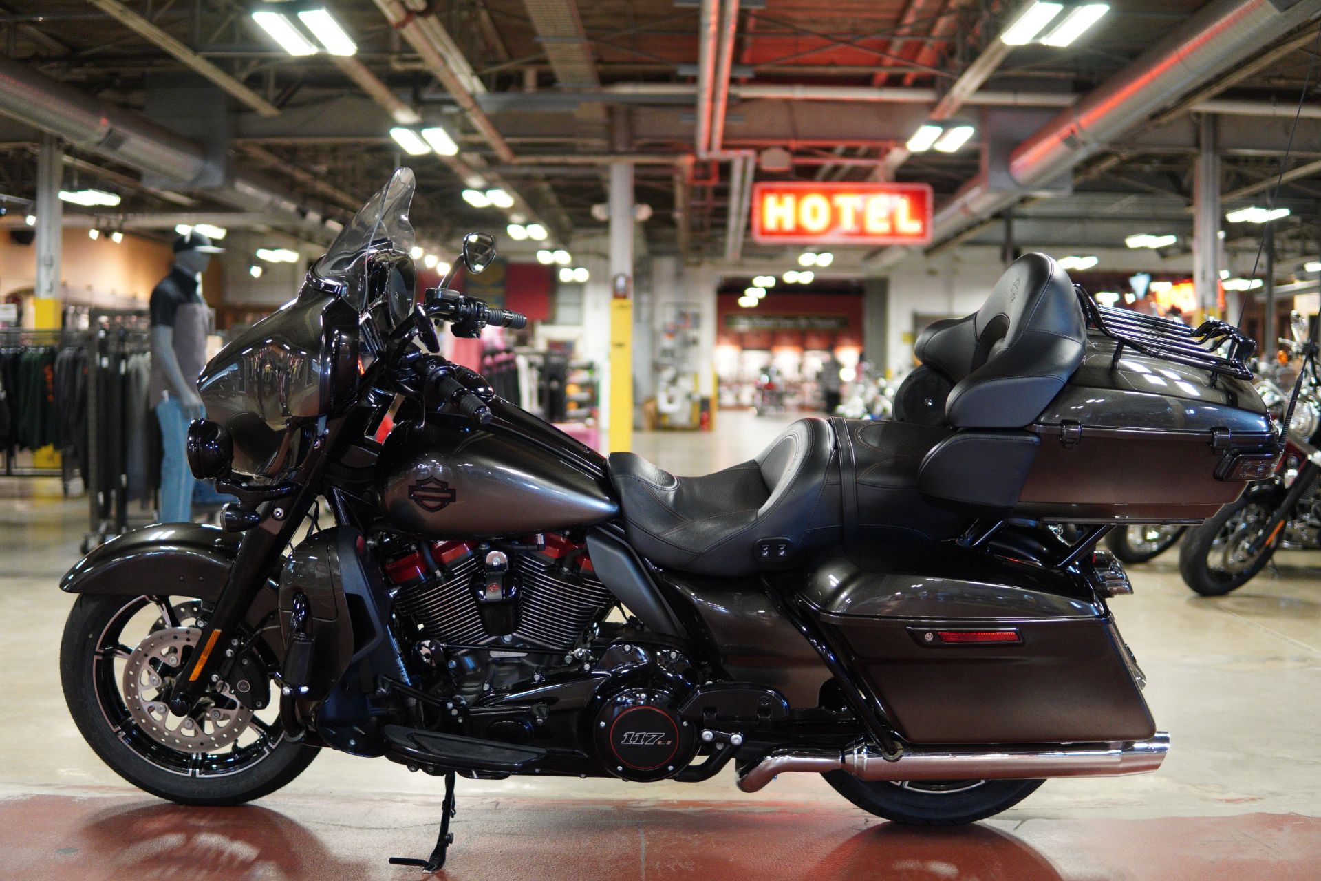 2018 Harley-Davidson CVO™ Limited in New London, Connecticut - Photo 5