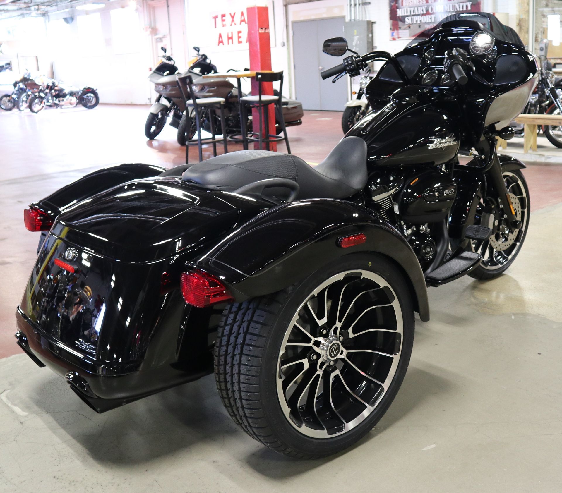 2023 Harley-Davidson Road Glide® 3 in New London, Connecticut - Photo 8