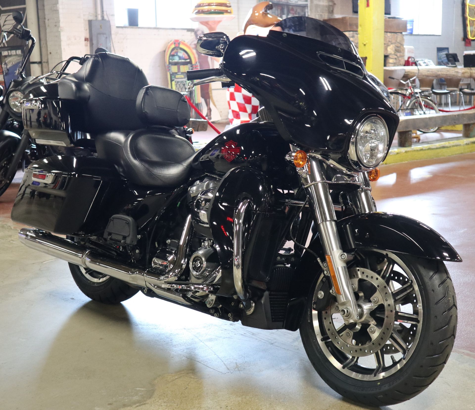 2019 Harley-Davidson Electra Glide® Standard in New London, Connecticut - Photo 2