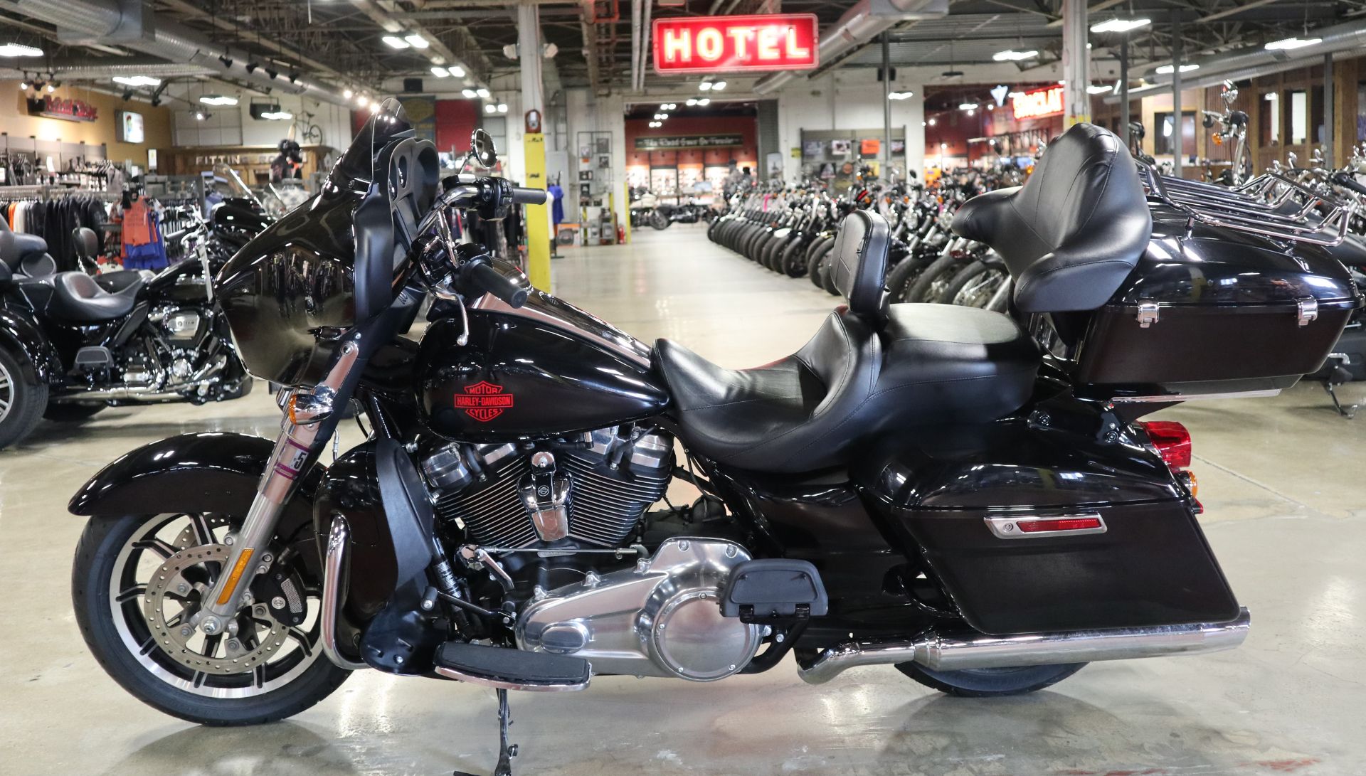 2019 Harley-Davidson Electra Glide® Standard in New London, Connecticut - Photo 5