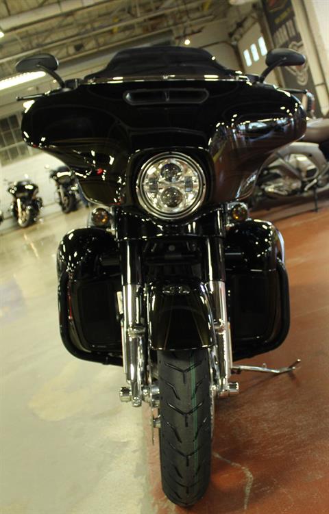 2015 Harley-Davidson CVO™ Street Glide® in New London, Connecticut - Photo 3