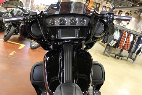 2015 Harley-Davidson CVO™ Street Glide® in New London, Connecticut - Photo 10